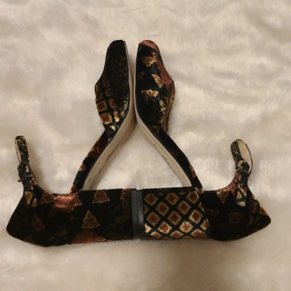 Sam Edelman Clover Ankle Strap - Picture 6 of 11